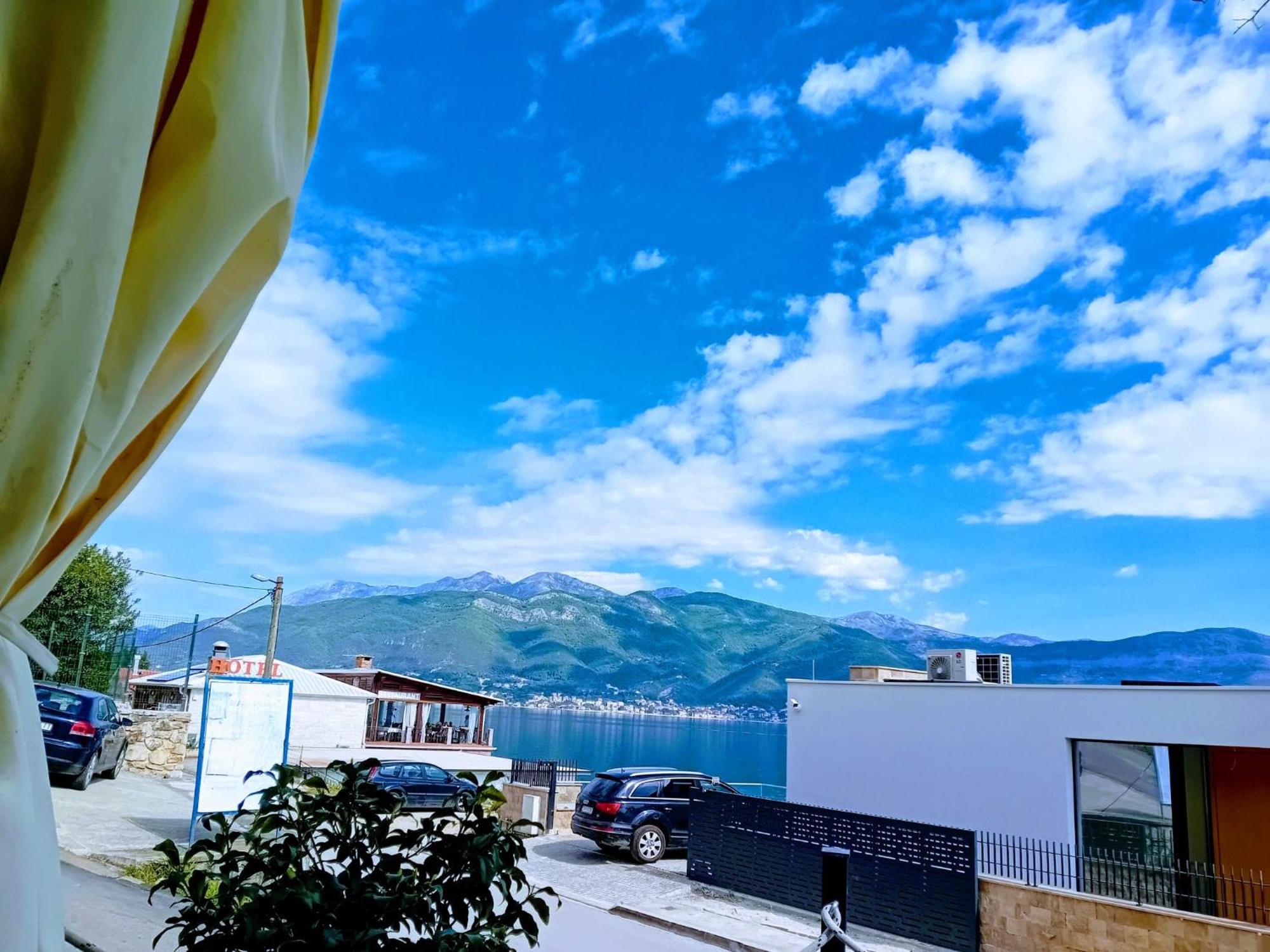 Happy Montenegro * Krasici